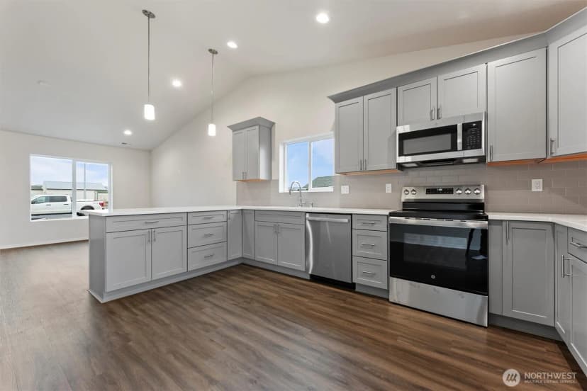 Property photo for 209 Rattray Drive, Mattawa photo 7