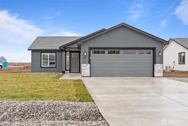 Property photo for 209 Rattray Drive, Mattawa