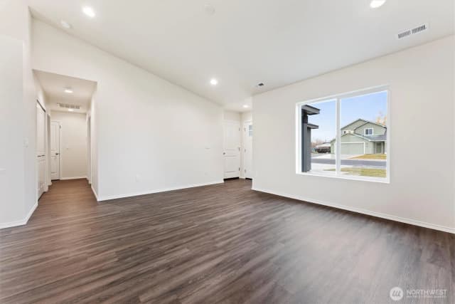Property photo for 209 Rattray Drive, Mattawa photo 2