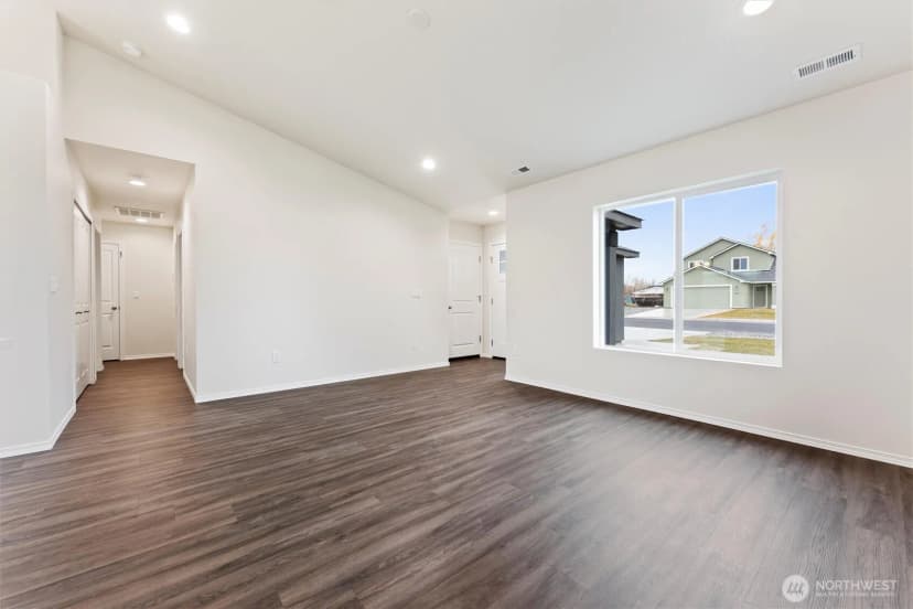 Property photo for 209 Rattray Drive, Mattawa photo 2