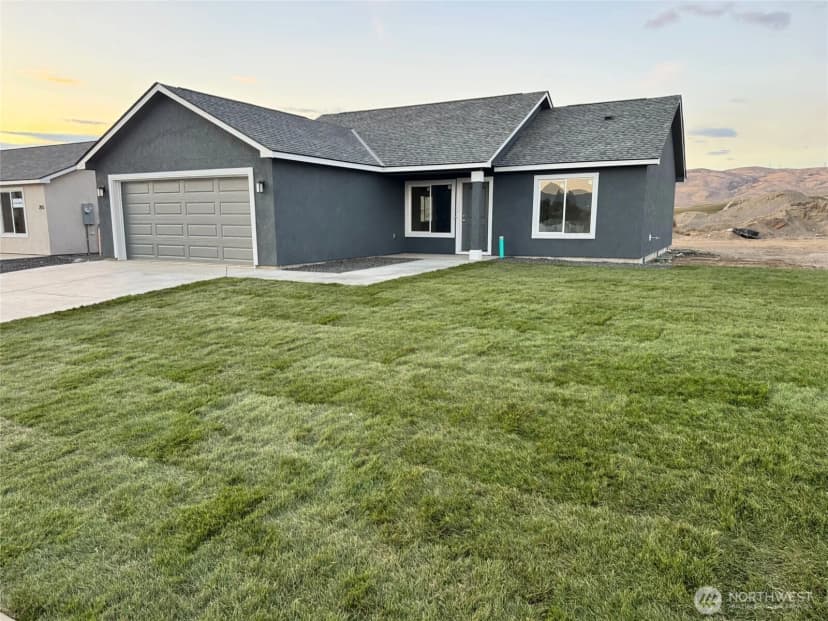 Property photo for 207 Rattray Drive, Mattawa photo 3