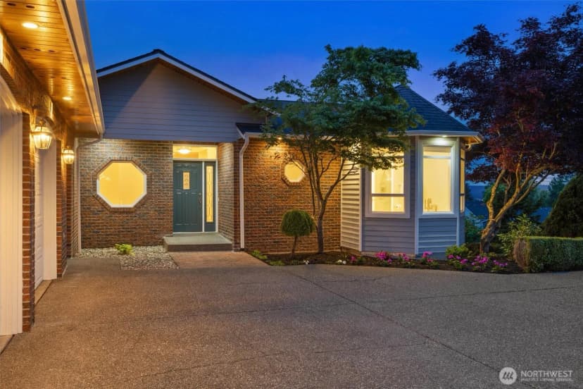 Property photo for 6714 45th Place Ne, Marysville photo 2