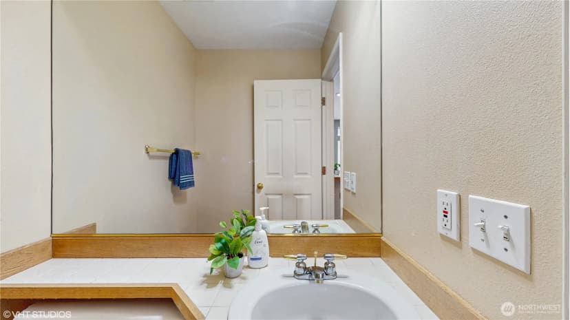 Property photo for 12331 Ne 101st Lane, Kirkland photo 12
