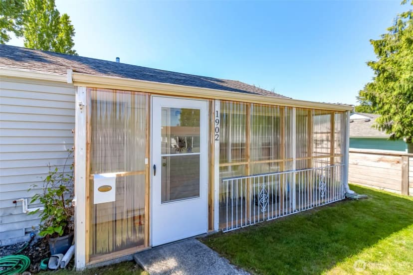 Property photo for 1902 S 17th Street, Tacoma photo 12