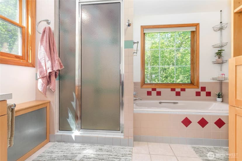 Property photo for 5483 Noon Road, Bellingham photo 11