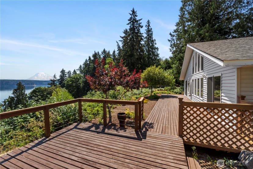 Property photo for 11011 Seaview Drive, Anderson Island photo 36