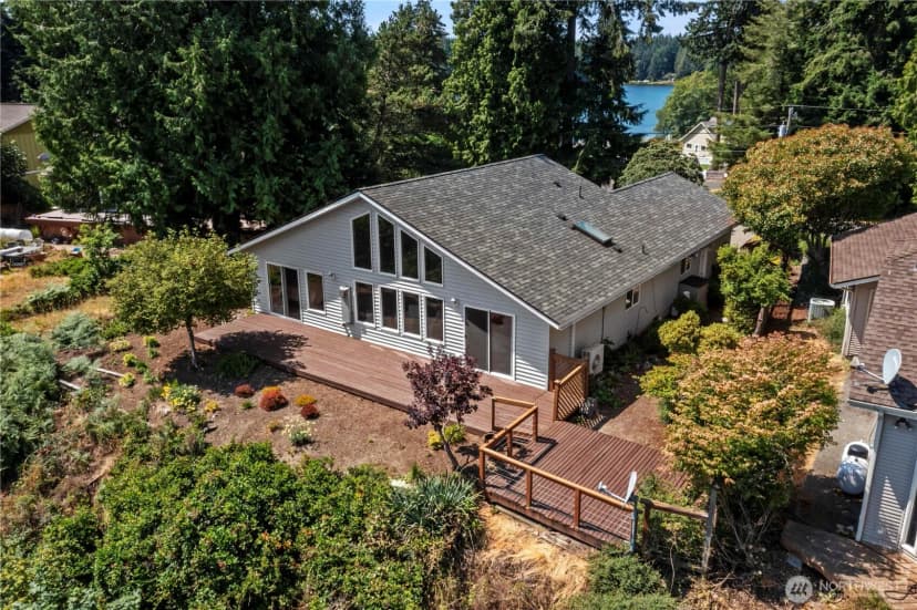 Property photo for 11011 Seaview Drive, Anderson Island photo 10