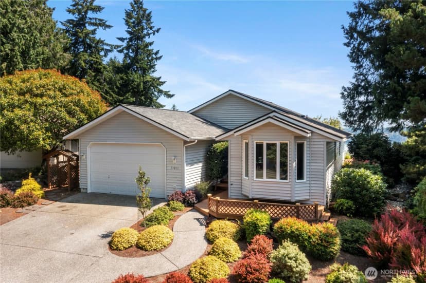 Property photo for 11011 Seaview Drive, Anderson Island photo 5