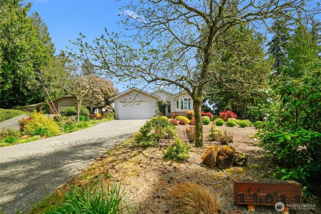 Property photo for 11011 Seaview Drive, Anderson Island photo 3