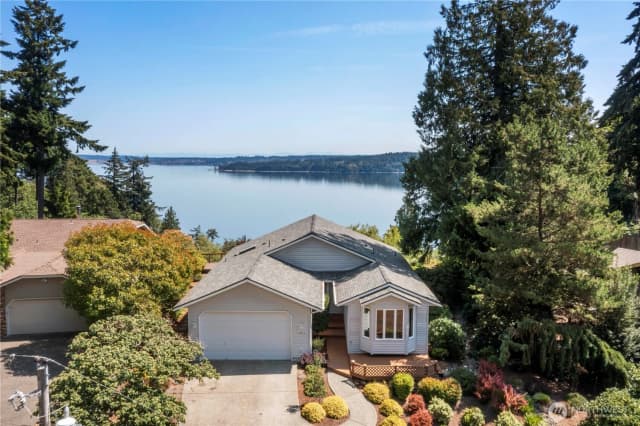 Property photo for 11011 Seaview Drive, Anderson Island