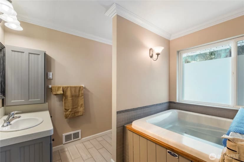 Property photo for 11011 Seaview Drive, Anderson Island photo 27