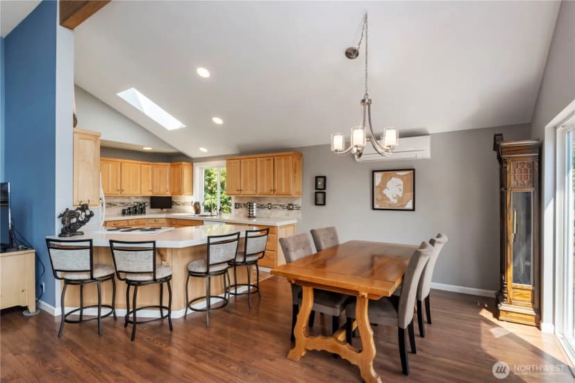 Property photo for 11011 Seaview Drive, Anderson Island photo 18