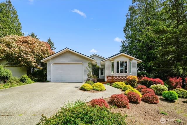Property photo for 11011 Seaview Drive, Anderson Island photo 4