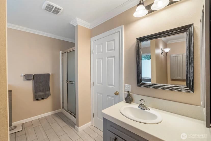 Property photo for 11011 Seaview Drive, Anderson Island photo 28