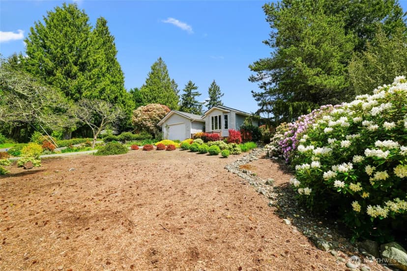 Property photo for 11011 Seaview Drive, Anderson Island photo 40