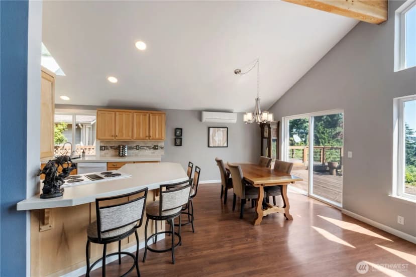 Property photo for 11011 Seaview Drive, Anderson Island photo 20