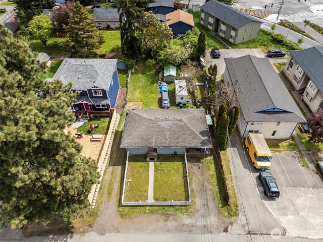 Property photo for 9444 5th Avenue Sw, Seattle photo 2