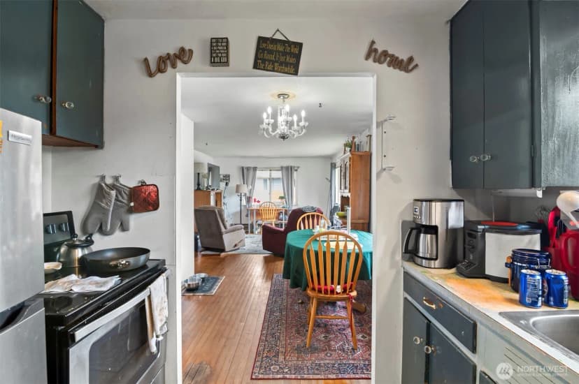 Property photo for 9444 5th Avenue Sw, Seattle photo 12