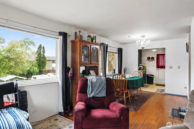 Property photo for 9444 5th Avenue Sw, Seattle photo 8