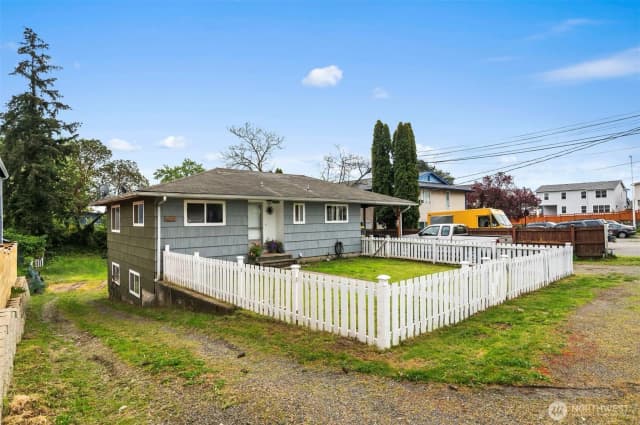 Property photo for 9444 5th Avenue Sw, Seattle photo 3
