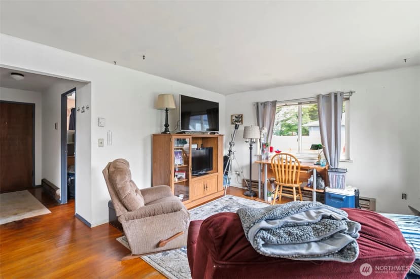 Property photo for 9444 5th Avenue Sw, Seattle photo 6