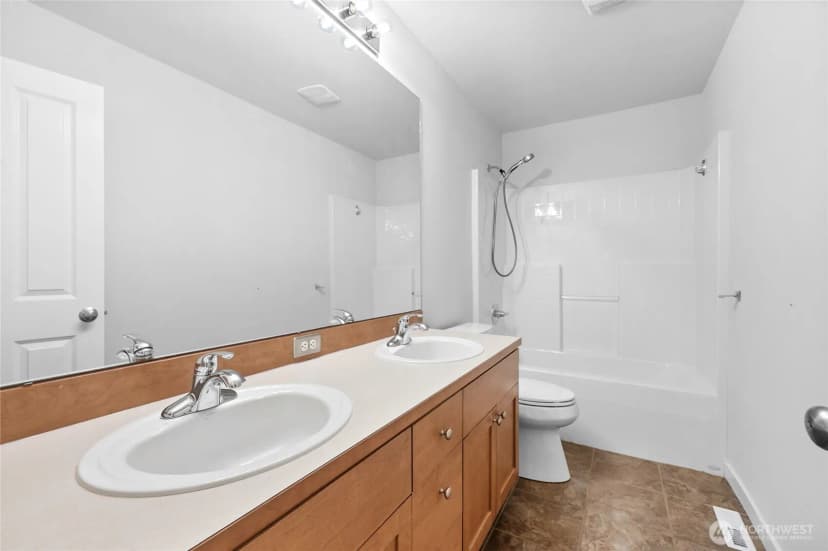 Property photo for 15927 35th Drive Se, Bothell photo 27