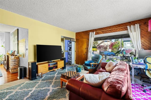Property photo for 6744 Jones Avenue Nw, Seattle photo 5