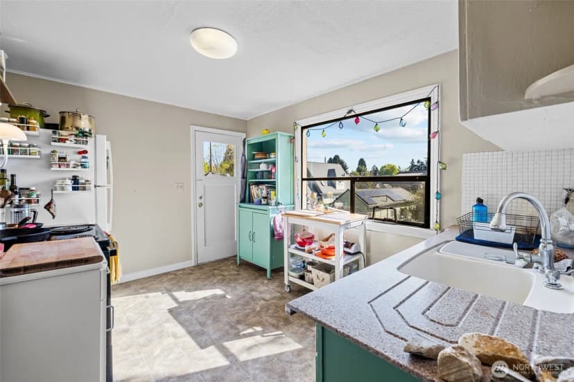 Property photo for 6744 Jones Avenue Nw, Seattle photo 17
