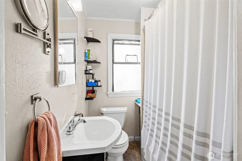 Property photo for 6744 Jones Avenue Nw, Seattle photo 19