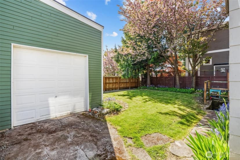 Property photo for 6744 Jones Avenue Nw, Seattle photo 3