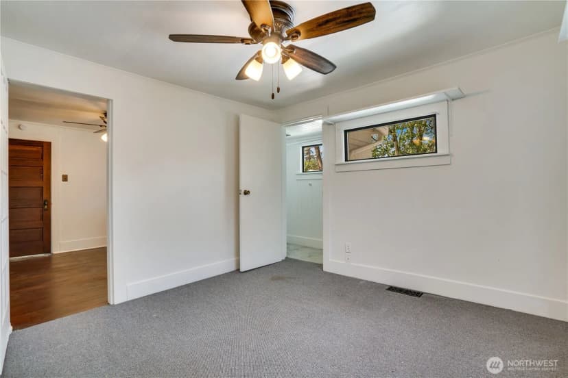 Property photo for 1027 E Main Street, Auburn photo 10