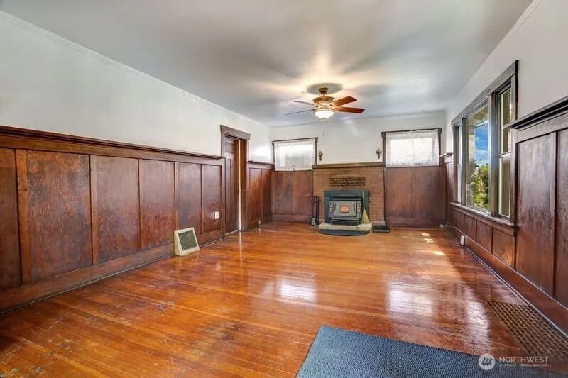 Property photo for 1027 E Main Street, Auburn photo 5