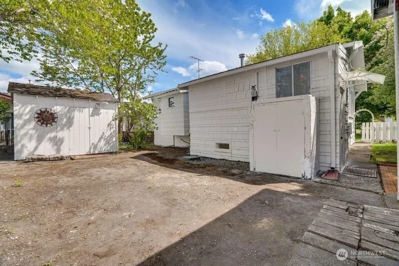 Property photo for 1027 E Main Street, Auburn photo 23