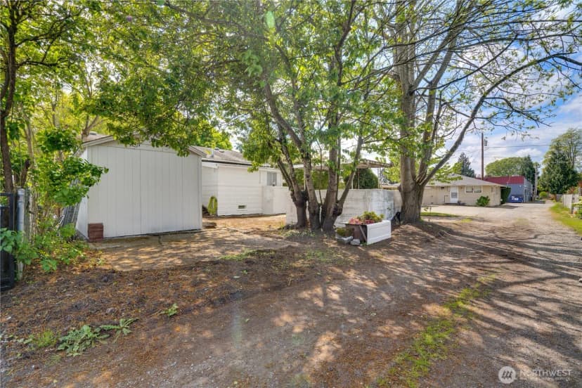 Property photo for 1027 E Main Street, Auburn photo 28
