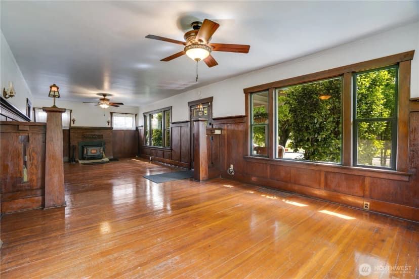 Property photo for 1027 E Main Street, Auburn photo 3