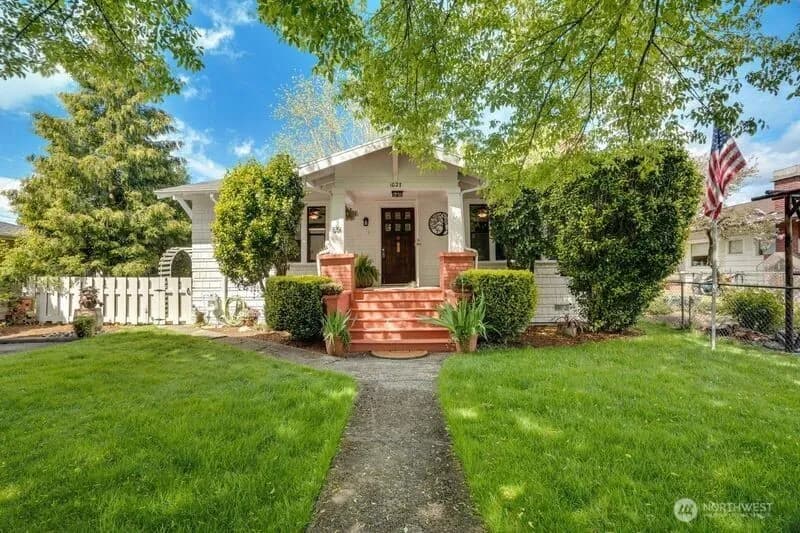 Property photo for 1027 E Main Street, Auburn