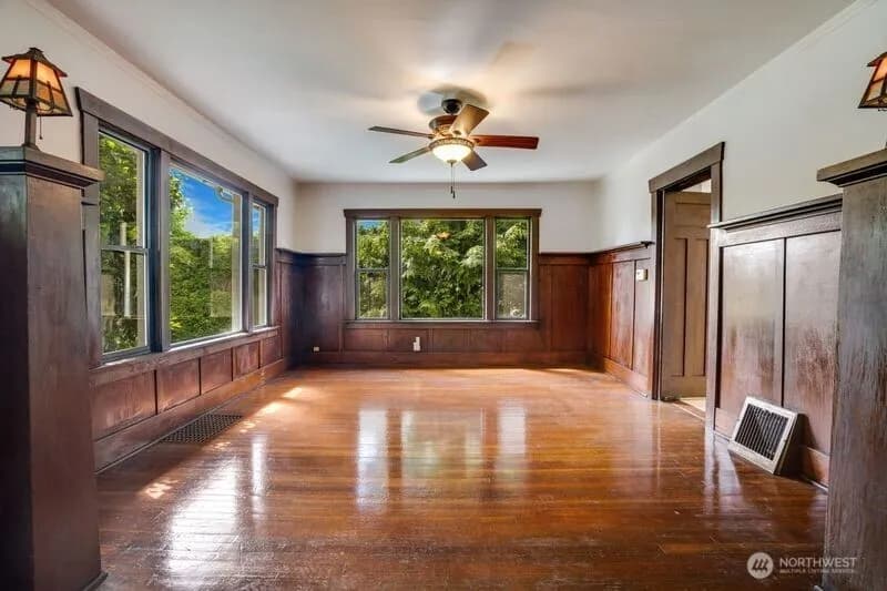 Property photo for 1027 E Main Street, Auburn photo 4