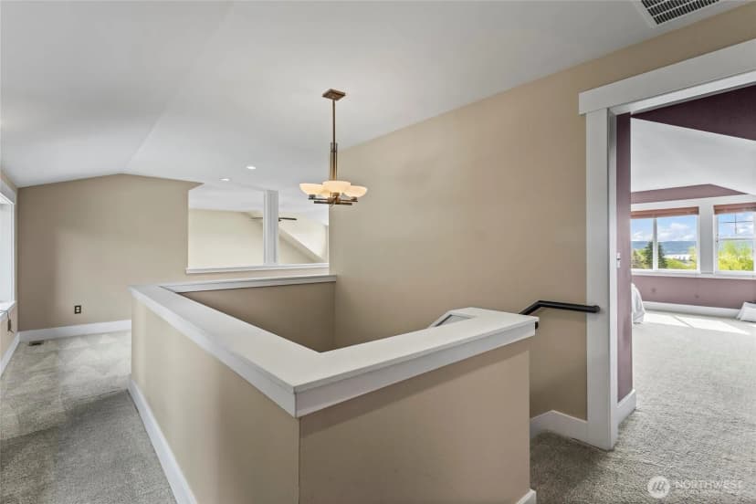 Property photo for 1533 S Sunset Drive, Tacoma photo 18