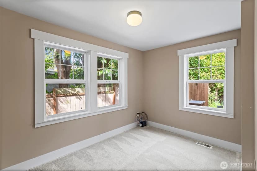 Property photo for 1533 S Sunset Drive, Tacoma photo 30