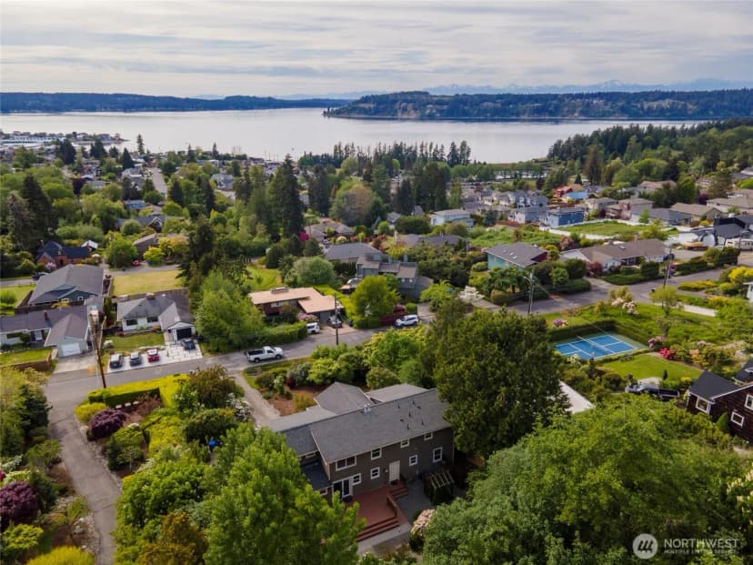 Property photo for 1533 S Sunset Drive, Tacoma photo 40