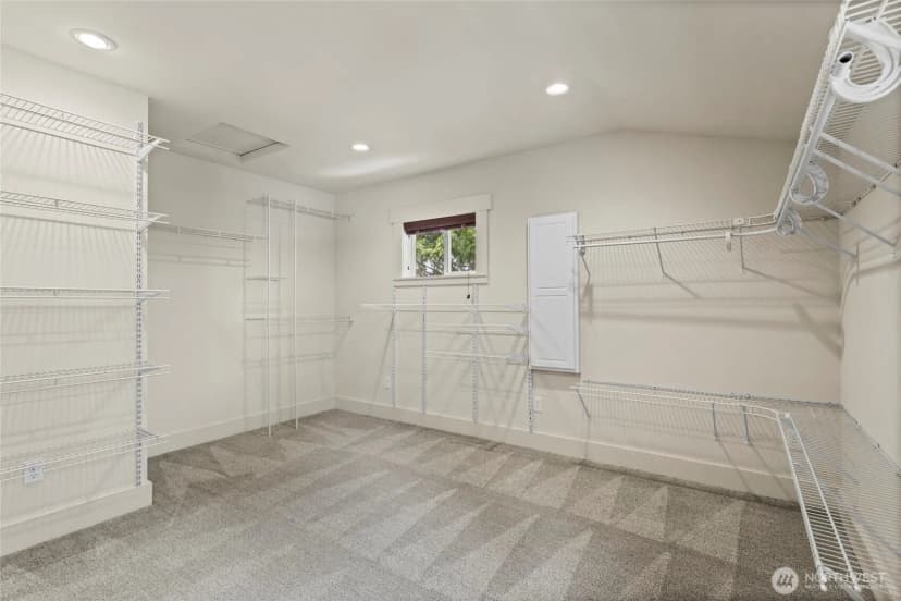 Property photo for 1533 S Sunset Drive, Tacoma photo 25