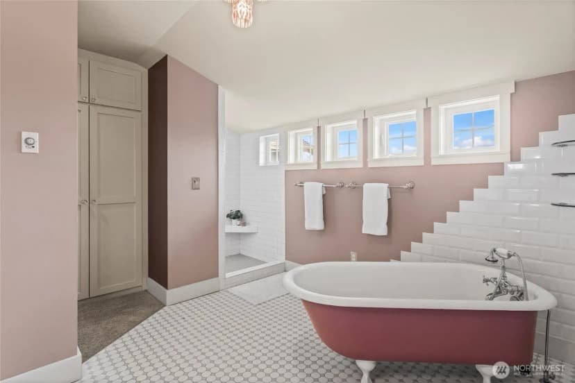 Property photo for 1533 S Sunset Drive, Tacoma photo 23