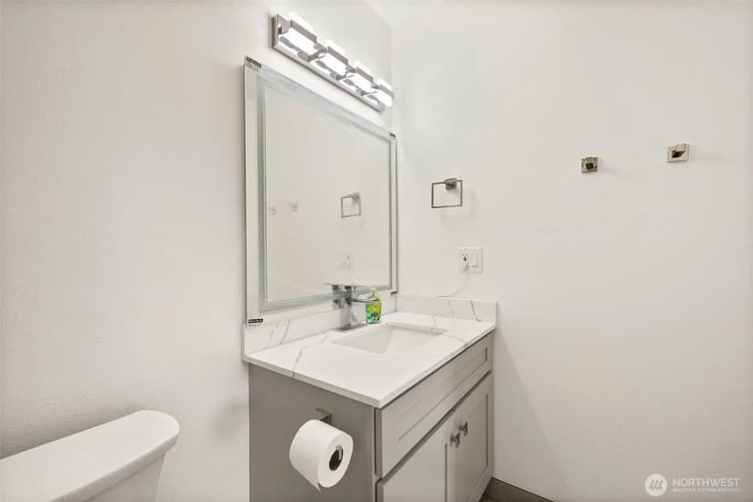 Property photo for 13223 4th Avenue Sw, Burien photo 27