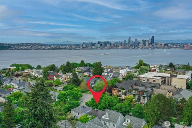 Property photo for 1505 44th Avenue Sw, Seattle photo 2