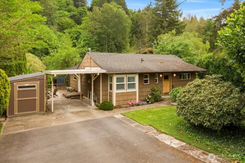 Property photo for 304 Riverview Drive Ne, Auburn