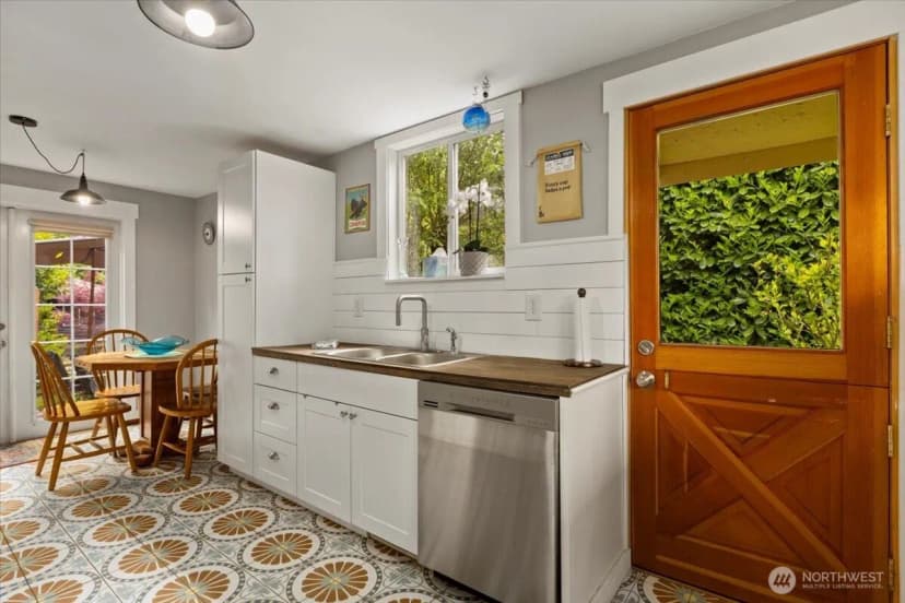 Property photo for 304 Riverview Drive Ne, Auburn photo 12