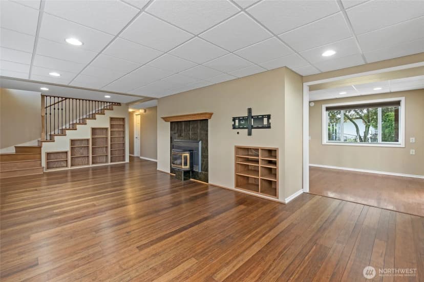 Property photo for 21212 4th Avenue S, Des Moines photo 25