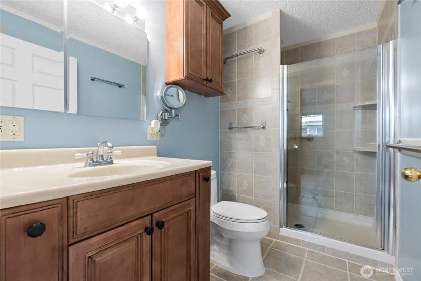 Property photo for 21212 4th Avenue S, Des Moines photo 22