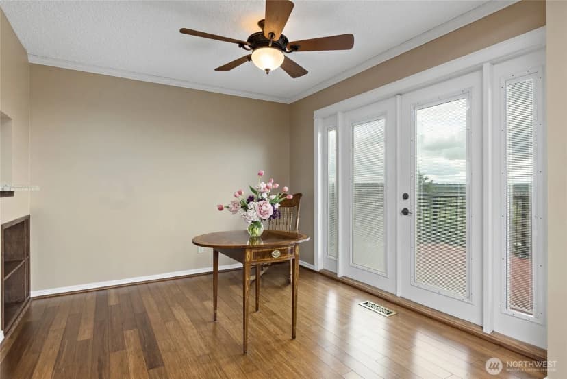 Property photo for 21212 4th Avenue S, Des Moines photo 11