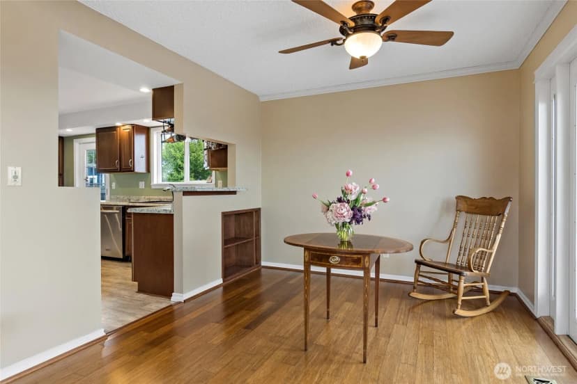 Property photo for 21212 4th Avenue S, Des Moines photo 12